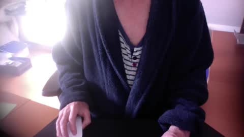 Amor2200 online show from 4, 11, 2025