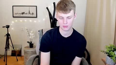 Andrew Amor online show from 1, 11, 2025