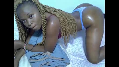 Snapshot of amor_anny chatting on 13, 9, 2025 anny online show from 13, 9, 2025