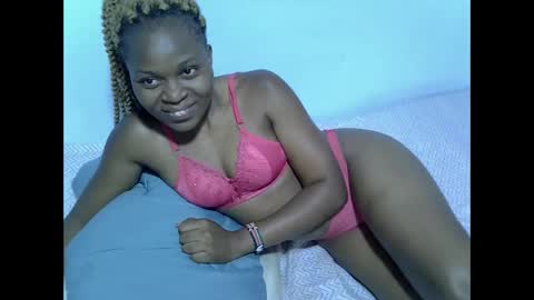 Snapshot of amor_anny chatting on 13, 9, 2025 anny online show from 13, 9, 2025