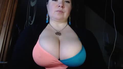 amorelara online show from 11, 1, 2025