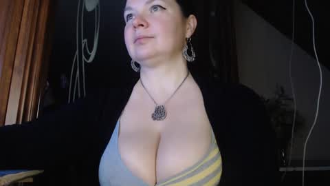 amorelara online show from 28, 1, 2025