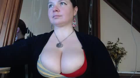 amorelara online show from 10, 2, 2025