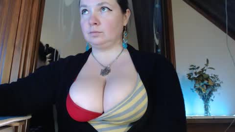 amorelara online show from 26, 2, 2025