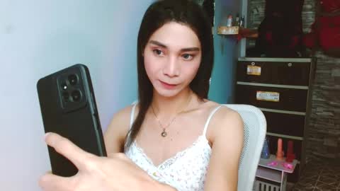 Snapshot of amorous_tina chatting on 17, 11, 2025 Tina online show from 17, 11, 2025