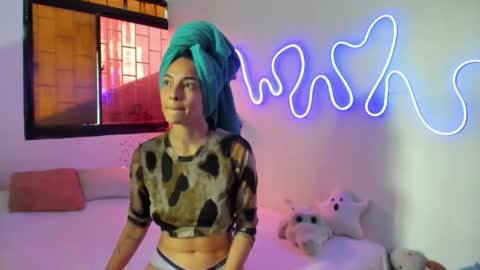 AmyEloise online show from 1, 11, 2025