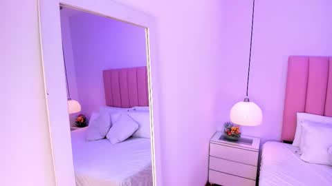 Snapshot of amy_ferreira chatting on 5, 10, 2025 Aleja online show from 5, 10, 2025