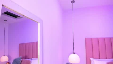 Snapshot of amy_ferreira chatting on 6, 10, 2025 Aleja online show from 6, 10, 2025