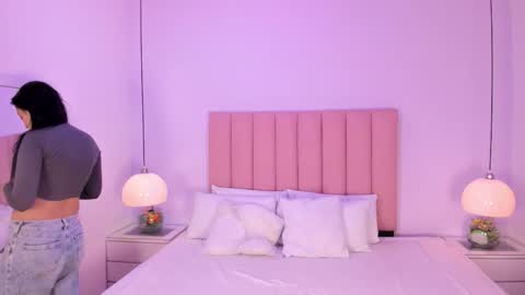 Snapshot of amy_ferreira chatting on 2, 11, 2025 Aleja online show from 2, 11, 2025