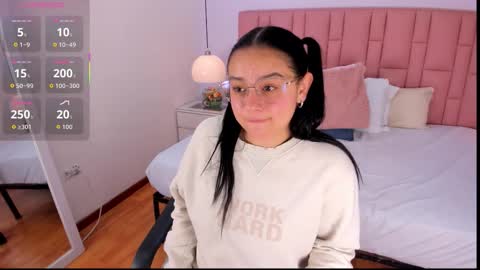 Snapshot of amy_ferreira chatting on 14, 12, 2025 Aleja online show from 14, 12, 2025