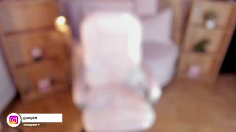 Snapshot of amy_kiitty chatting on 17, 12, 2024 online show from 17, 12, 2024