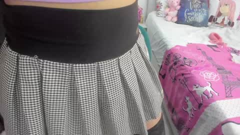 Amy Caroland online show from 8, 2, 2025