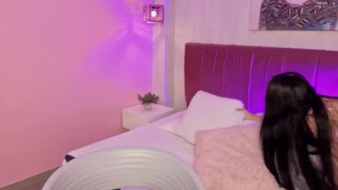amy_saenz_ online show from 3, 10, 2025