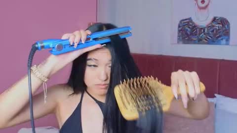 amy_saenz_ online show from 10, 10, 2025