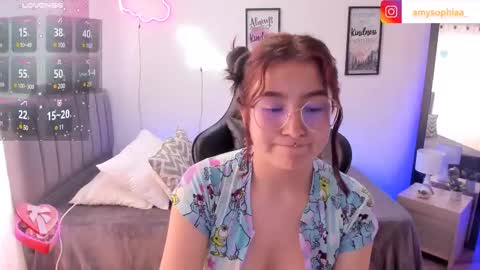 Amy sophia 3 online show from 7, 3, 2025