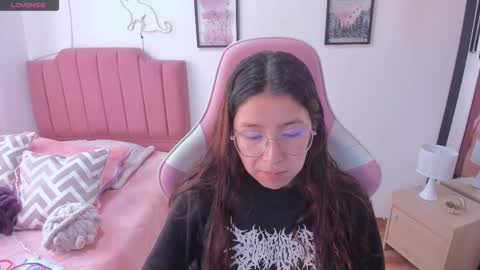 Amy sophia 3 online show from 3, 12, 2025