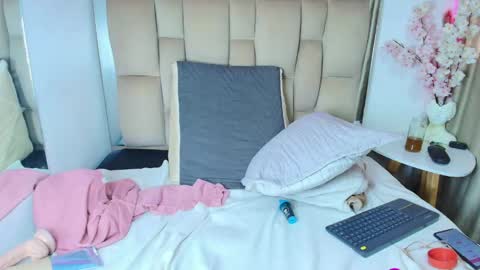 Amy online show from 23, 4, 2026