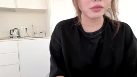 girl next door named Amy online show from 24, 3, 2026