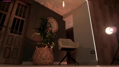 Amy Armstrong online show from 12, 1, 2025