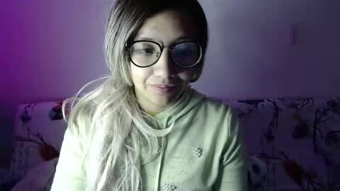 Snapshot of amycosplay99 chatting on 1, 1, 2025 amycosplay99 online show from 1, 1, 2025