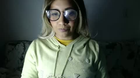 Snapshot of amycosplay99 chatting on 2, 1, 2025 amycosplay99 online show from 2, 1, 2025