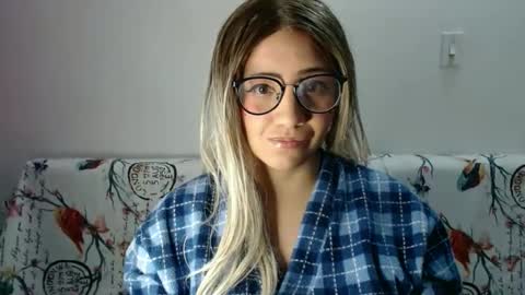 Snapshot of amycosplay99 chatting on 16, 1, 2025 amycosplay99 online show from 16, 1, 2025