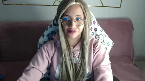 Snapshot of amycosplay99 chatting on 24, 11, 2025 amycosplay99 online show from 24, 11, 2025