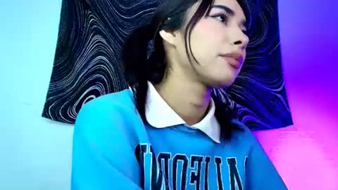 Snapshot of amyolimpo chatting on 8, 7, 2026 Amy ... Nice to meet u thumb up me please its important online show from 8, 7, 2026