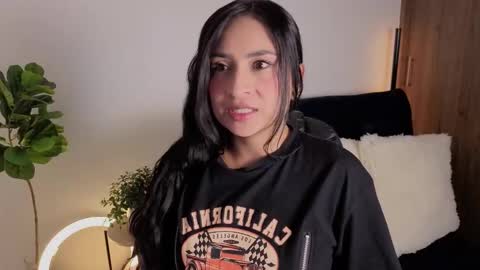 Snapshot of amyross1 chatting on 24, 11, 2025 Aleja online show from 24, 11, 2025