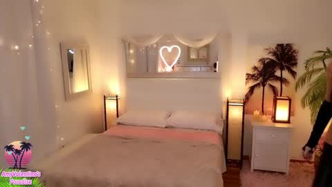 Snapshot of amyvalentine chatting on 17, 10, 2025 AmyValentine online show from 17, 10, 2025