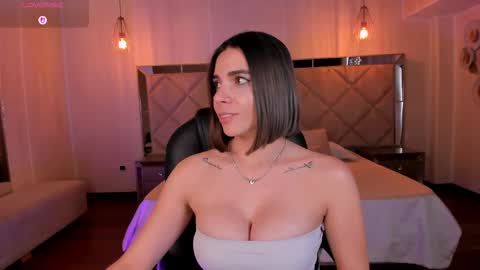 AMY WALKER online show from 4, 3, 2025