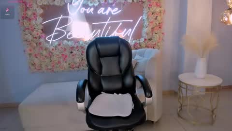 Snapshot of amywoods chatting on 11, 2, 2025 online show from 11, 2, 2025