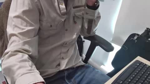 A online show from 21, 4, 2026