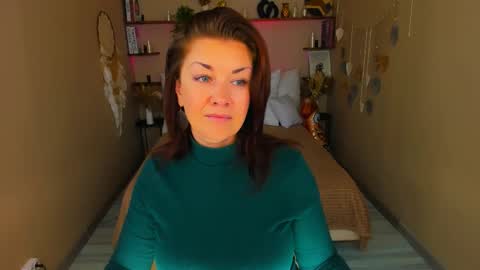 Snapshot of ana_mills chatting on 4, 10, 2025 Ana online show from 4, 10, 2025