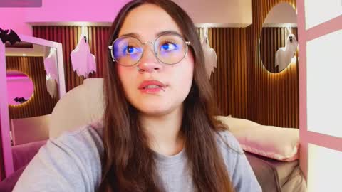 Snapshot of ana_taylor2 chatting on 8, 10, 2025 Ana online show from 8, 10, 2025