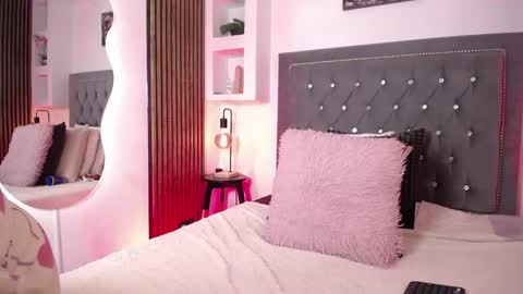 Ana Moon  online show from 23, 5, 2026
