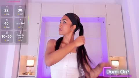 anaacollins_ online show from 9, 10, 2025