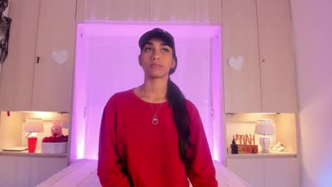 anaacollins_ online show from 17, 10, 2025