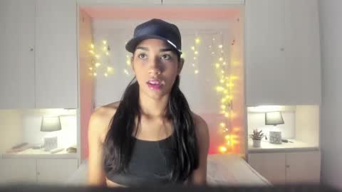 anaacollins_ online show from 2, 4, 2026