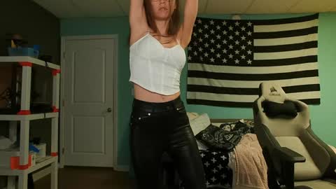 Anabelleleigh online show from 9, 9, 2025