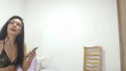 Snapshot of anabellov3 chatting on 5, 2, 2025 anabellov3 online show from 5, 2, 2025