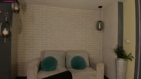 Snapshot of anadurant chatting on 19, 11, 2025 Ana online show from 19, 11, 2025