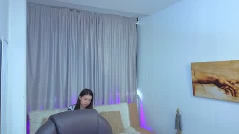 Snapshot of anahi_estrada chatting on 11, 6, 2026 Anahi online show from 11, 6, 2026