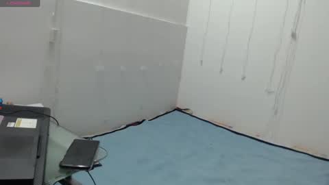 Snapshot of anahibrowns95 chatting on 4, 3, 2025 Anahi Browns online show from 4, 3, 2025