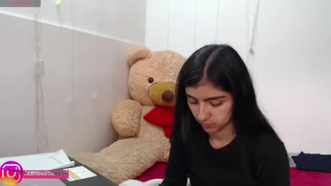 Snapshot of anahibrowns95 chatting on 23, 10, 2025 Anahi Browns online show from 23, 10, 2025