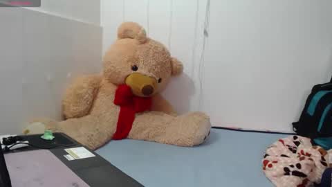 Anahi Browns online show from 2, 12, 2025