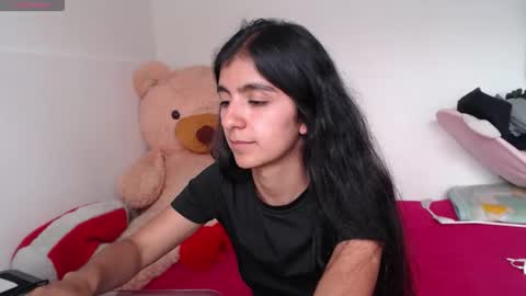Anahi Browns online show from 4, 6, 2026