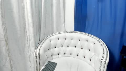 Snapshot of analia18_ chatting on 6, 1, 2025 analia18 online show from 6, 1, 2025