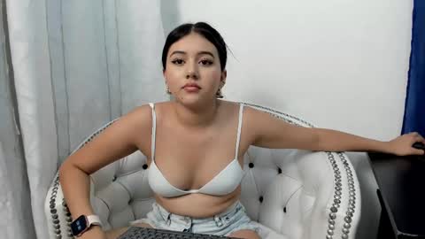 Snapshot of analia18_ chatting on 25, 2, 2025 analia18 online show from 25, 2, 2025