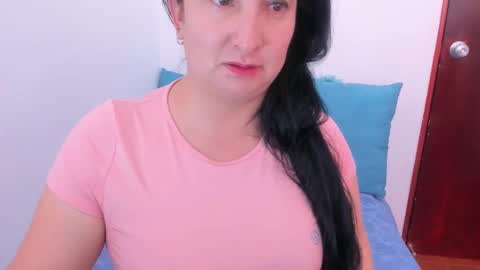 Snapshot of anamaria288 chatting on 8, 11, 2025 anamaria288 online show from 8, 11, 2025